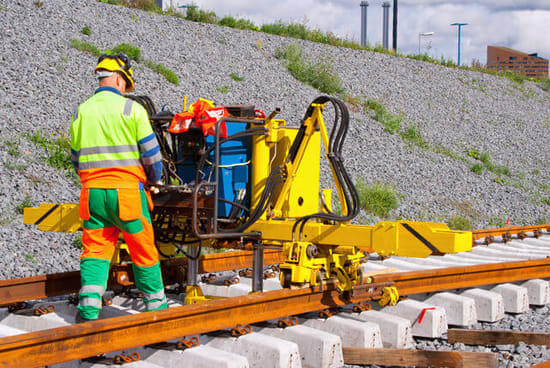 What Does a Railroad Contractor Do? - R&S Track, Inc.